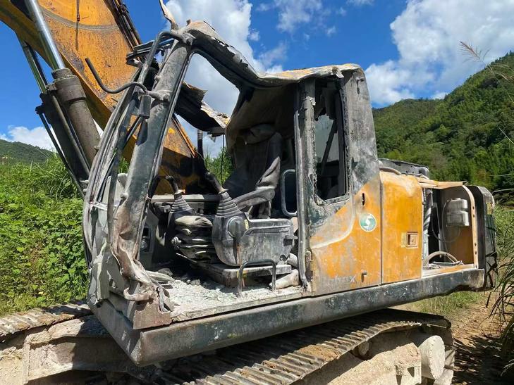 Buy Hyundai R215VS Used Excavator / 1