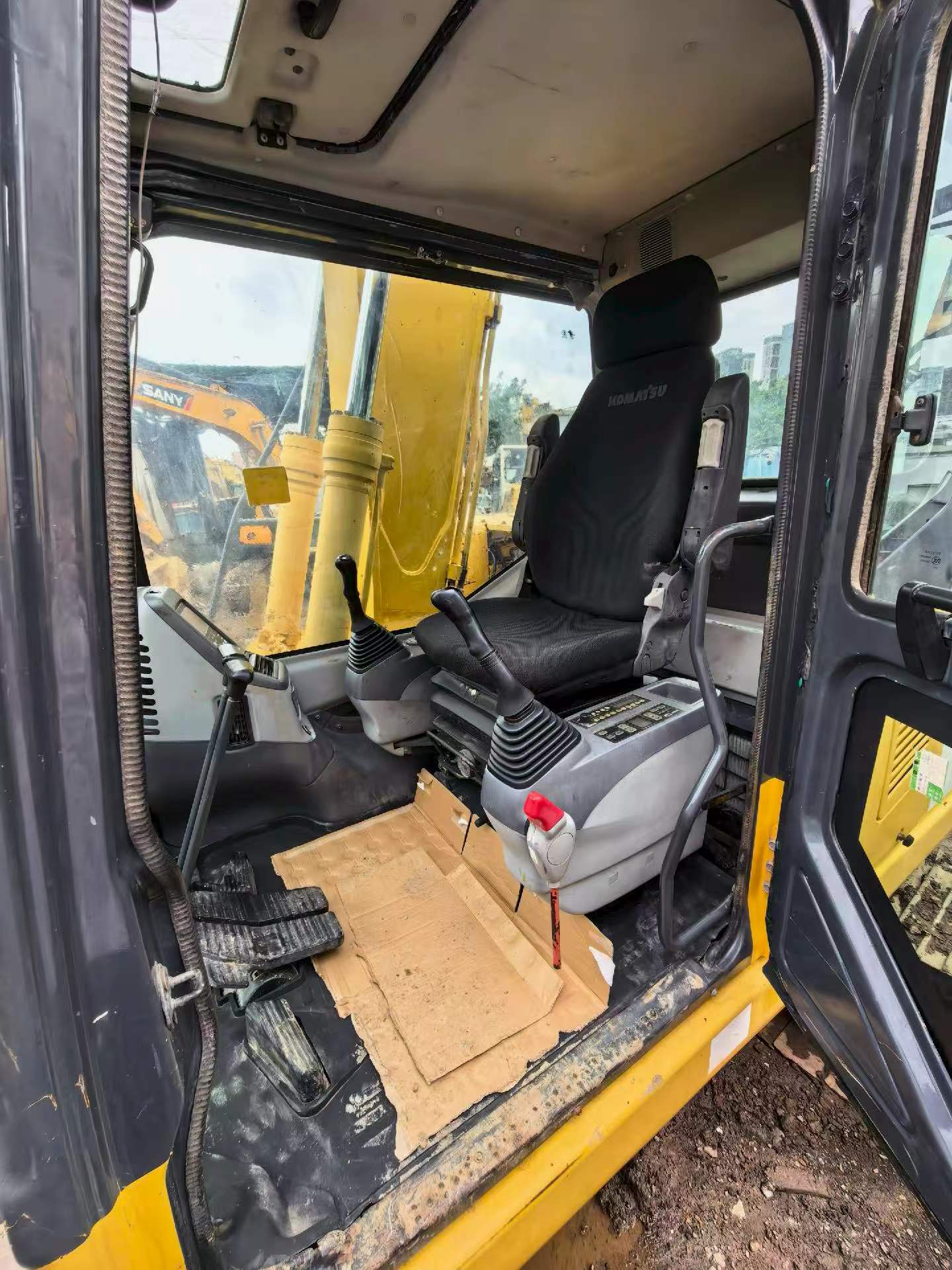 Buy Komatsu PC130-7 Used Excavator / 5