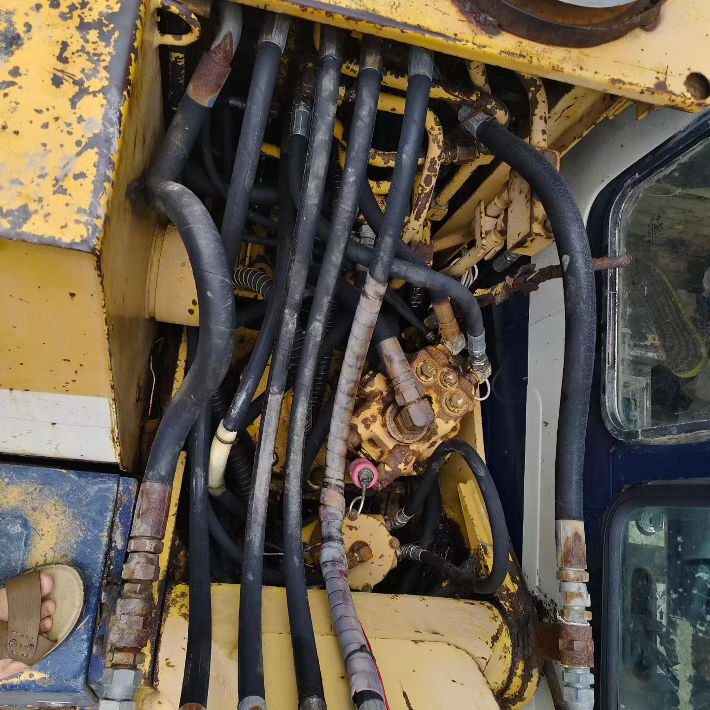 Buy Komatsu PC60-6 Used Excavator / 6