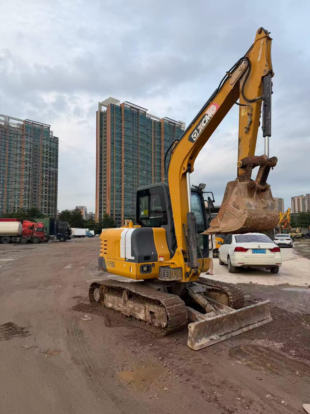 Buy XCMG XE60 Used Excavator / 3