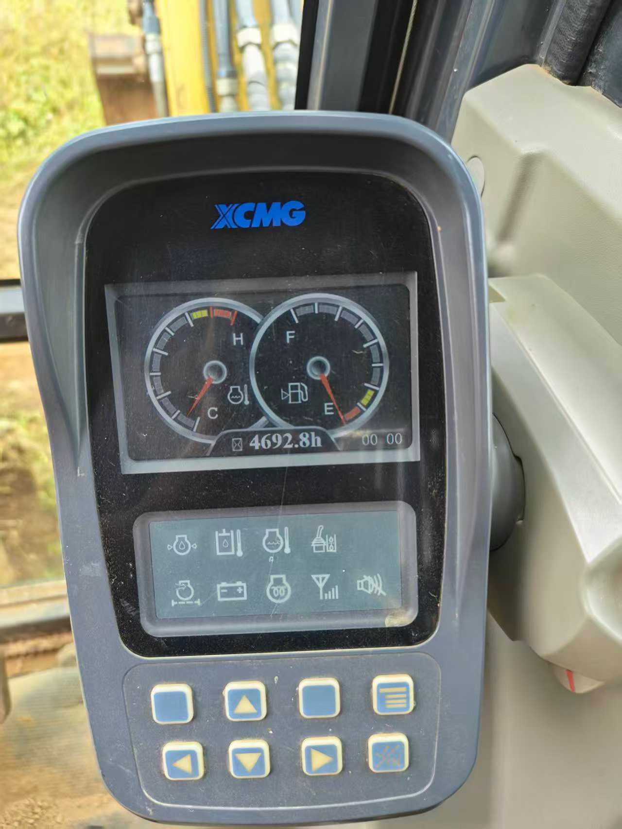 Buy XCMG XE60 Used Excavator / 5