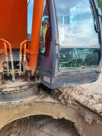 Buy Hitachi ZH200-5A Used Excavator / 9 Buy Hitachi ZH200-5A Used Excavator / 9