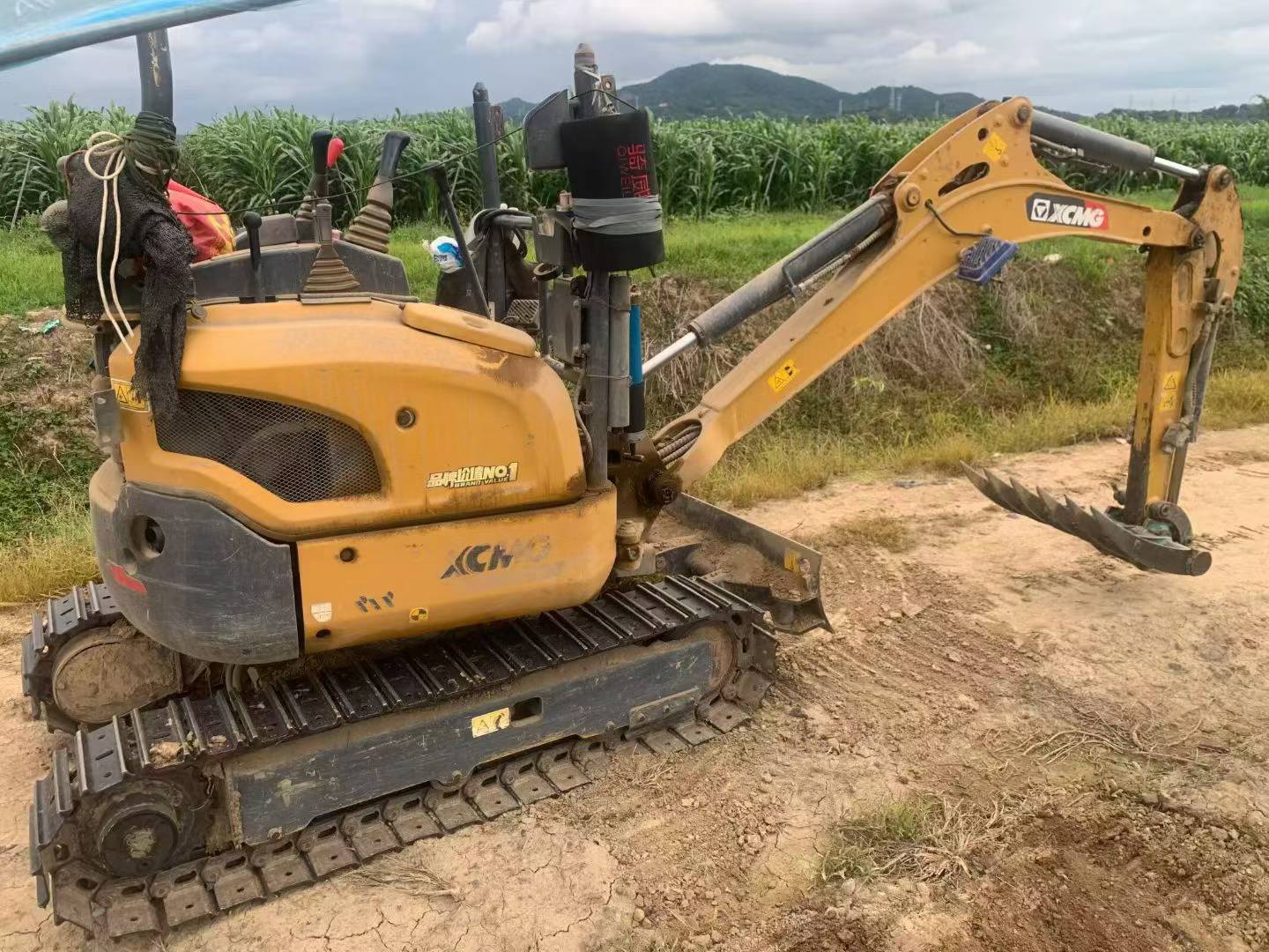 Buy XCMG XE15 Used Excavator / 2