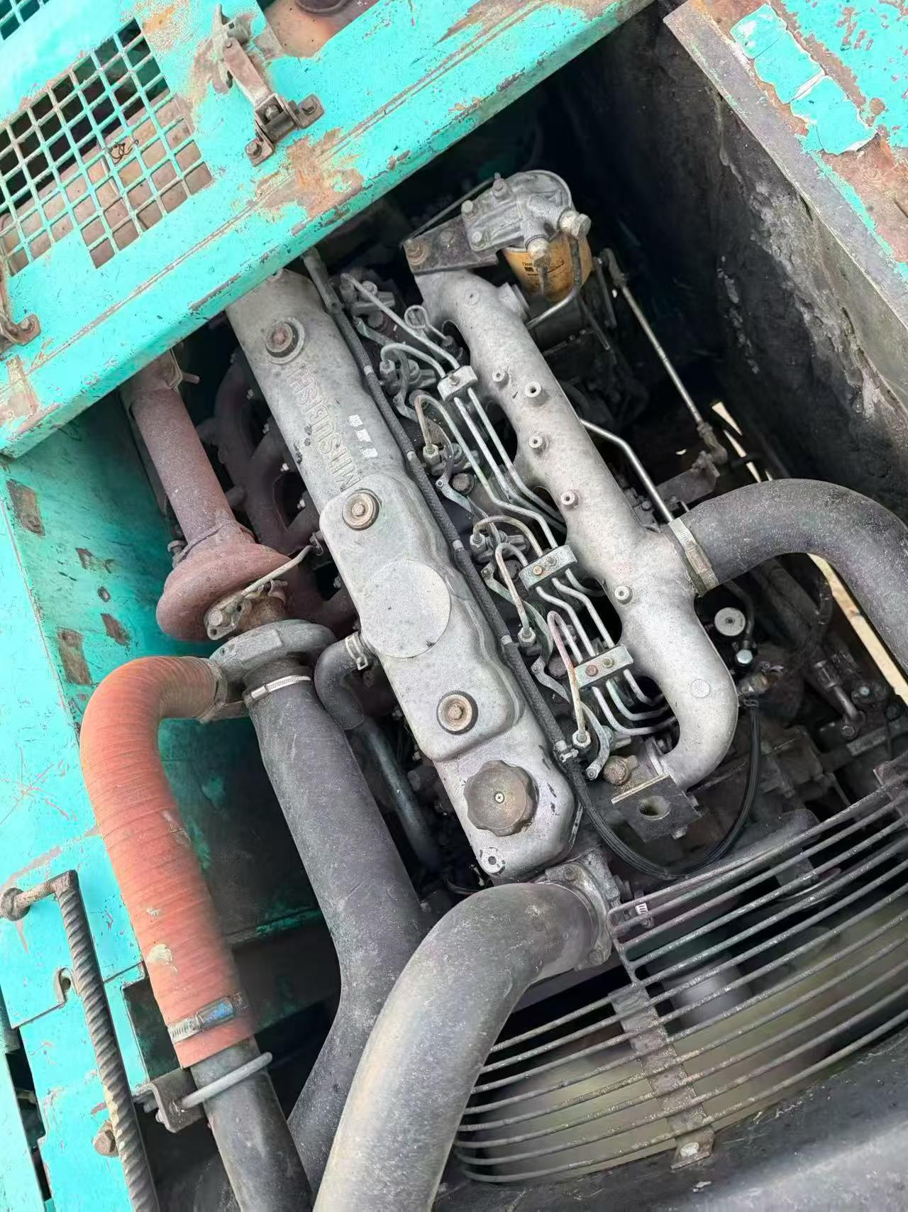 Buy Kobelco SK210-6E Used Excavator / 5
