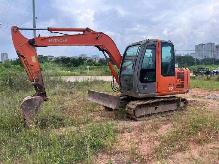 Buy Hitachi ZX60 Used Excavator / 1