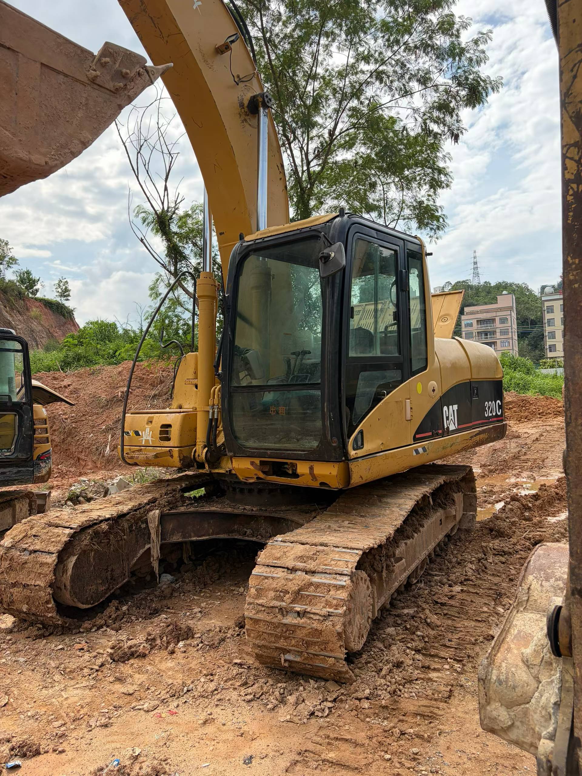 Buy Caterpillar 320C Used Excavator / 2