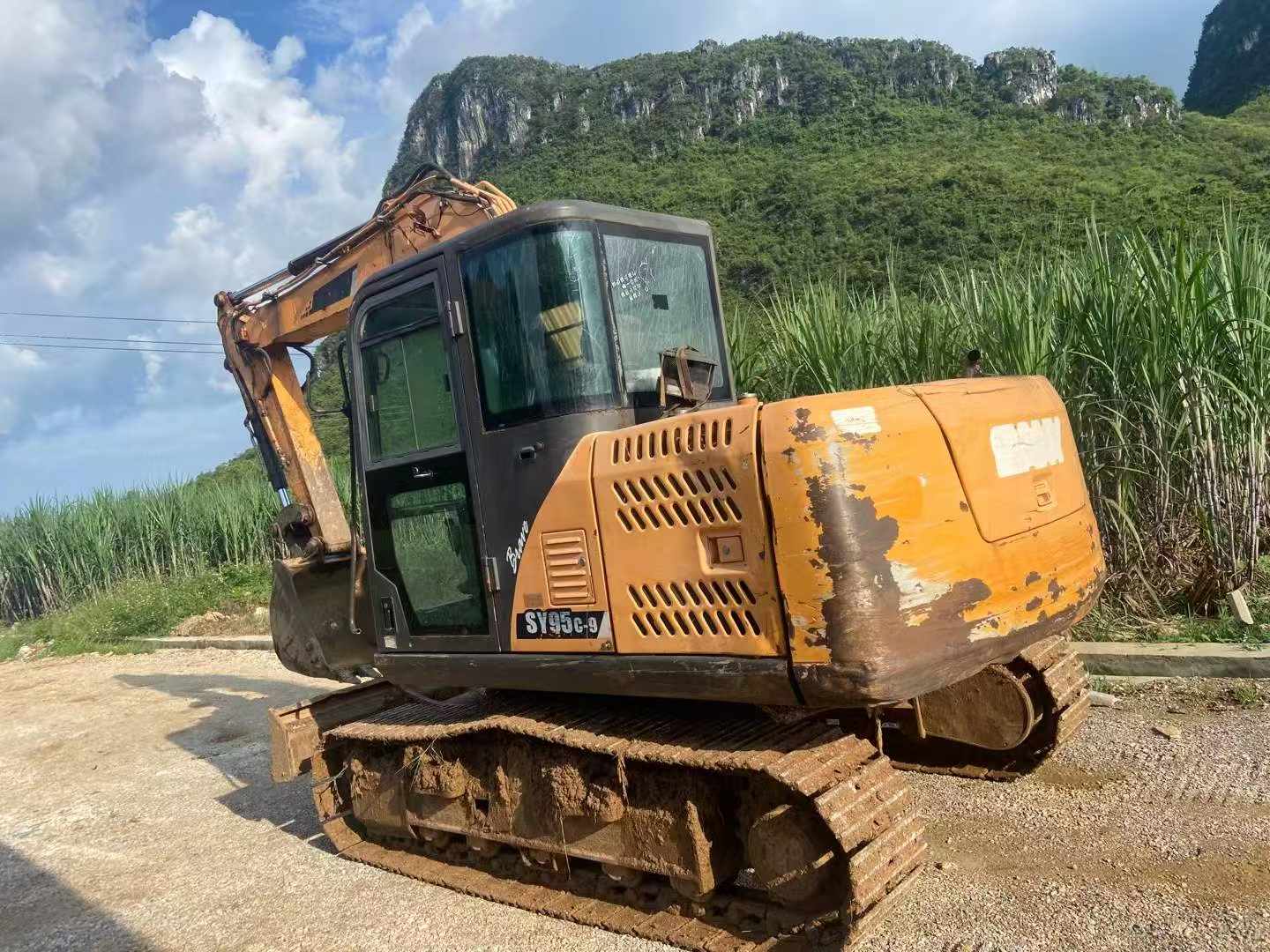 Buy Sany SY95C Used Excavator / 2