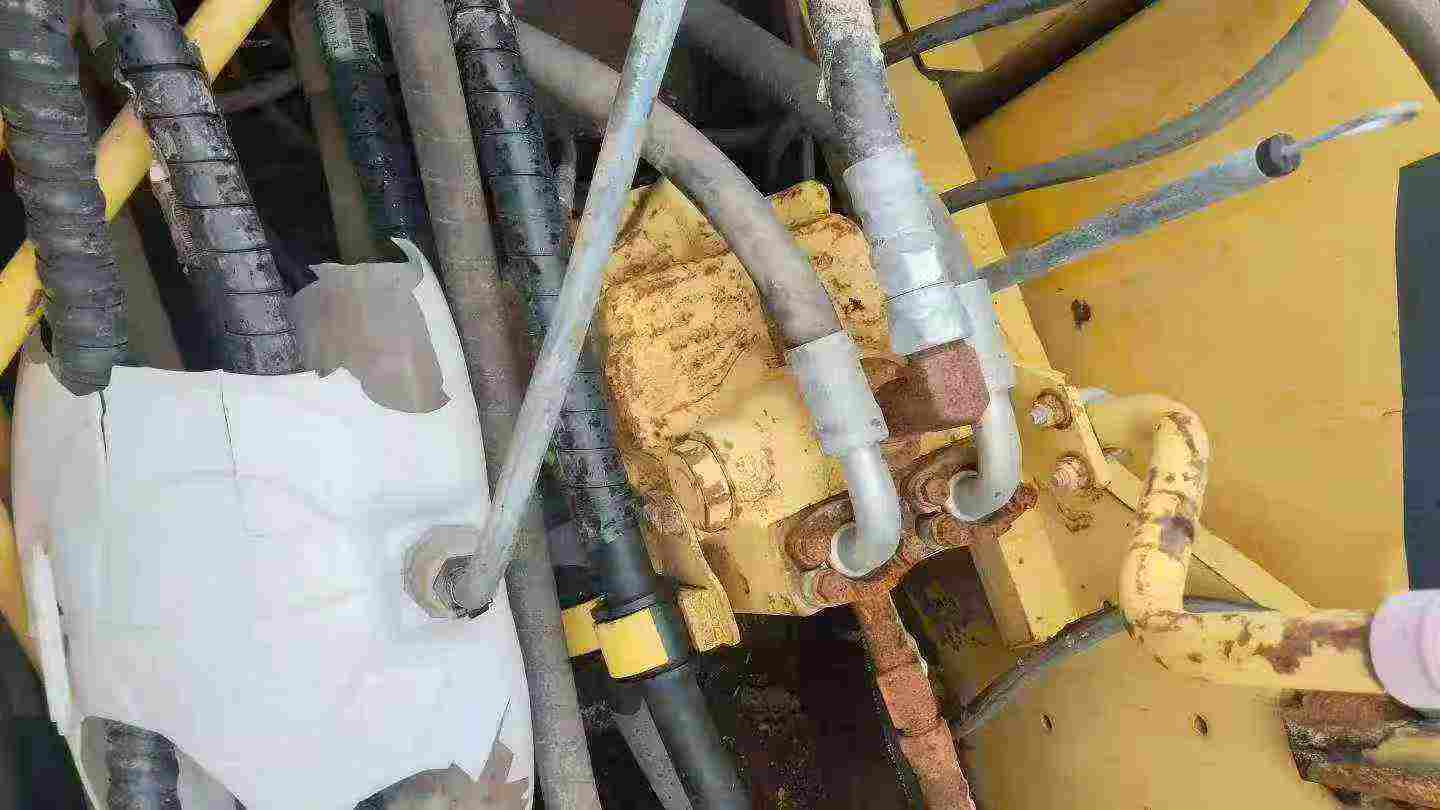 Buy Komatsu PC220 Used Excavator / 8