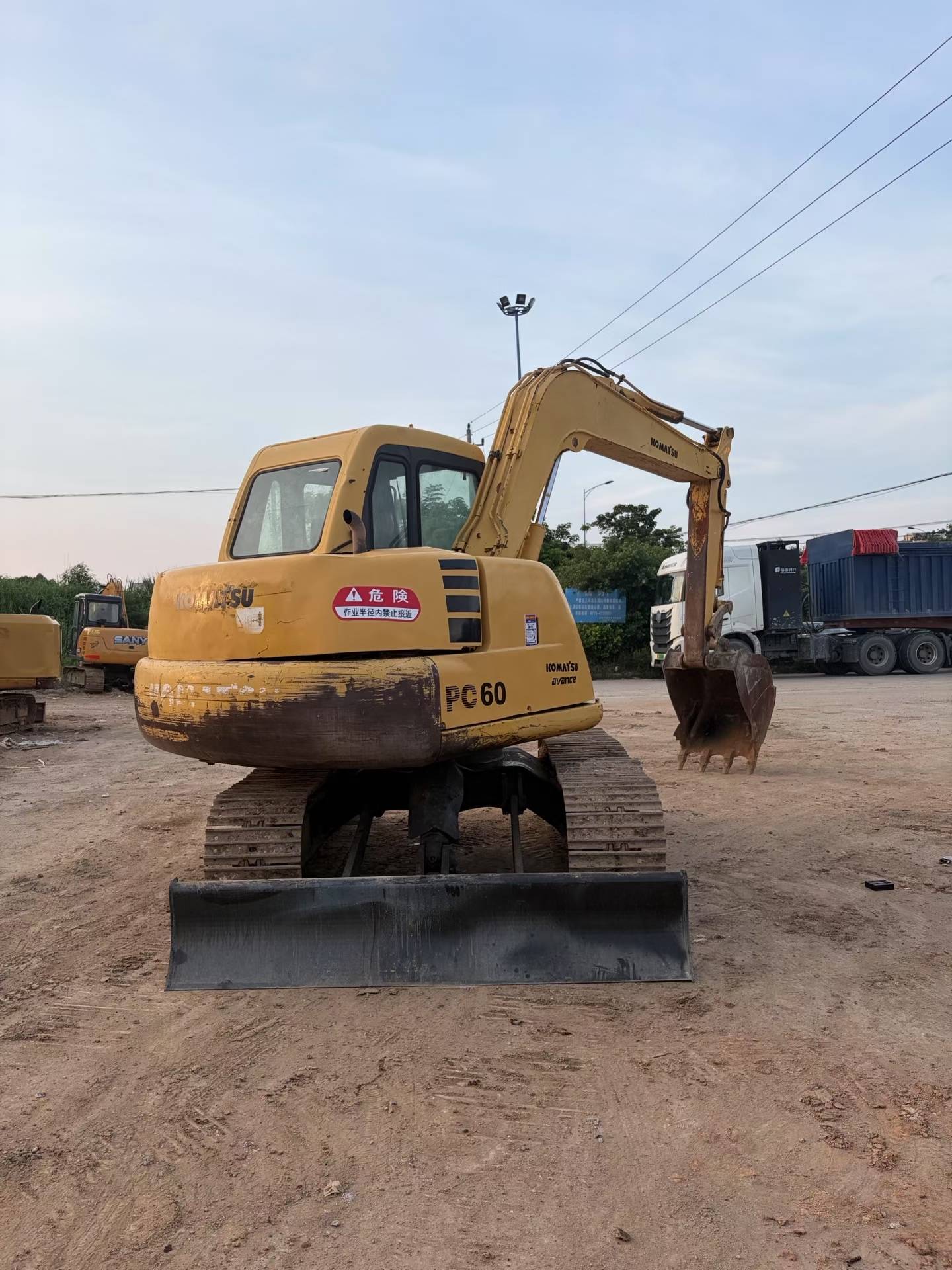 Buy Komatsu PC60-7 Used Excavator / 3