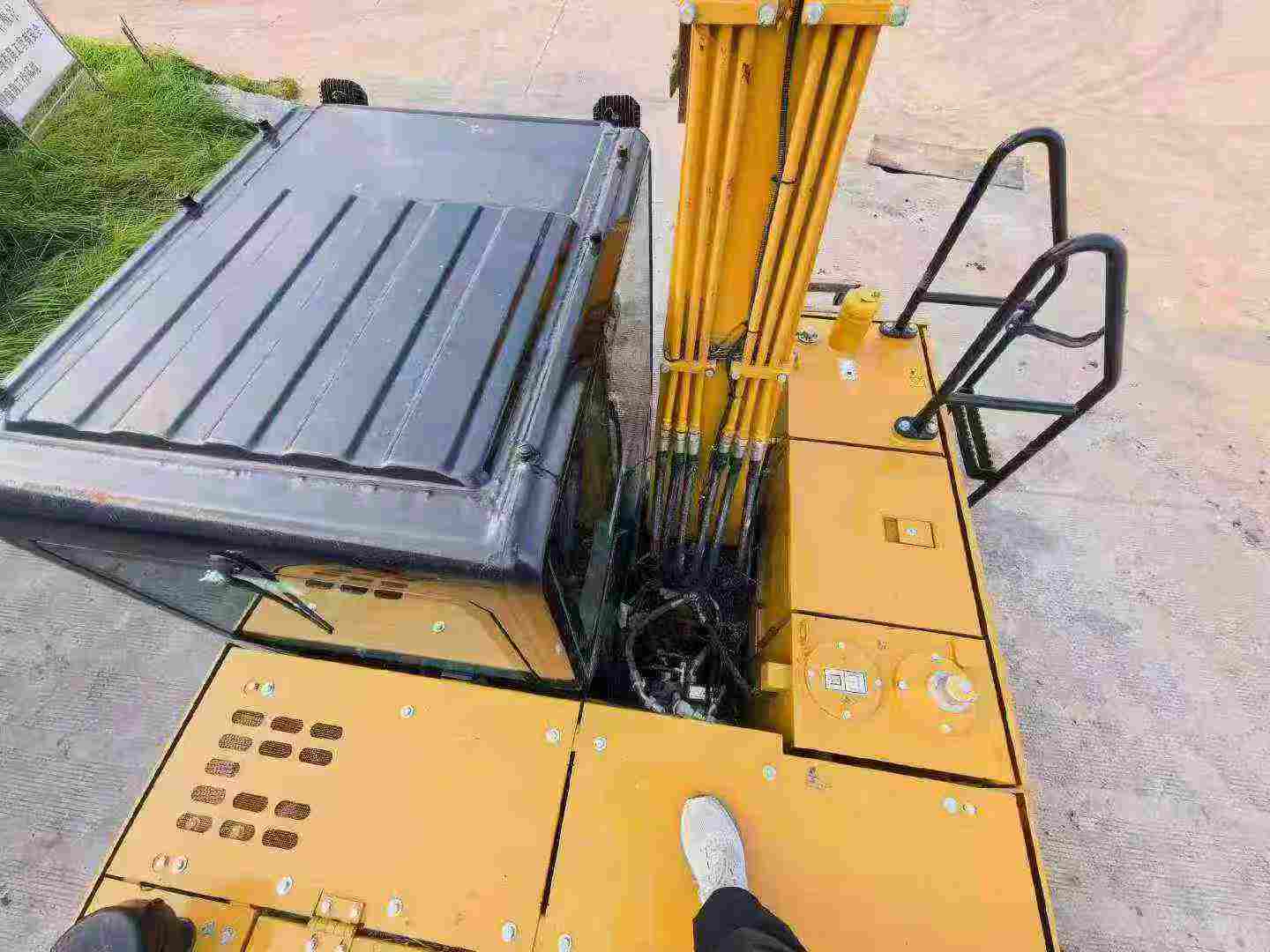 Buy Sany SY85 Used Excavator / 9