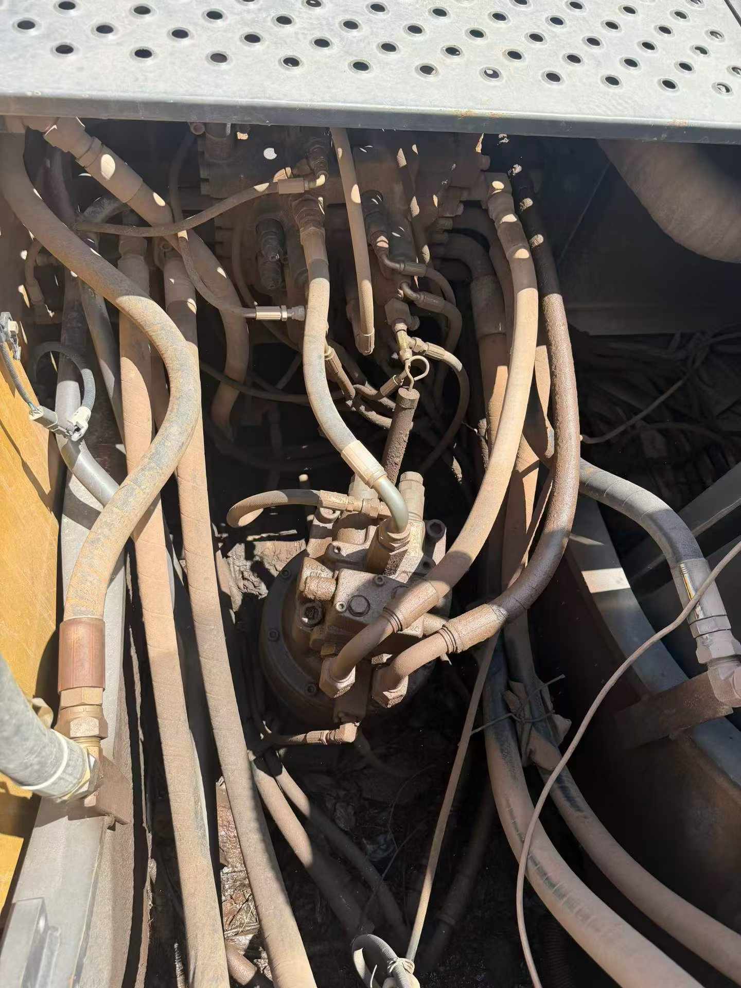 Buy Volvo EC200 Used Excavator / 6