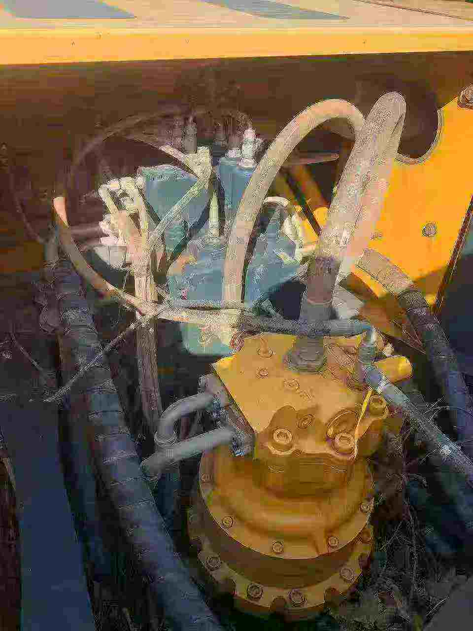 Buy Hyundai R215VS Used Excavator / 5