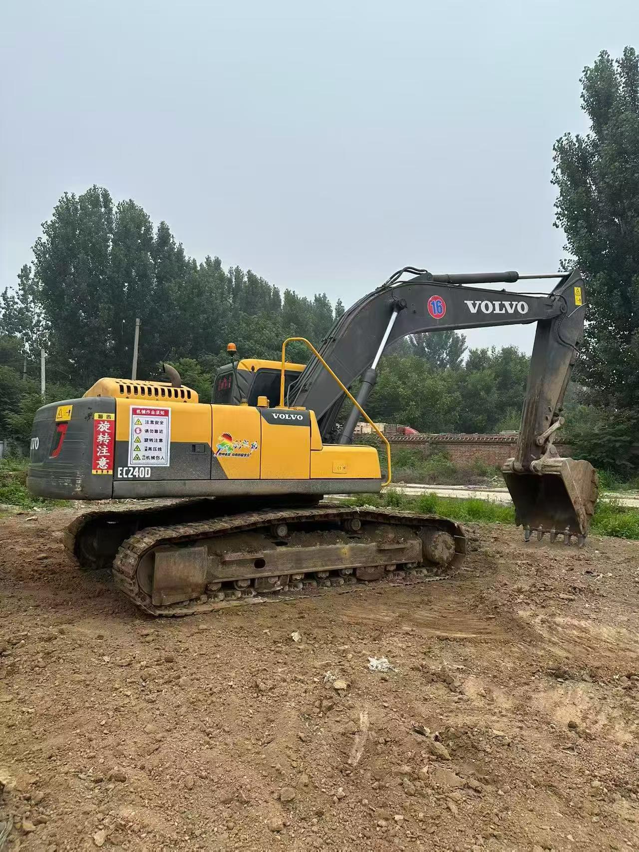 Buy Volvo EC240 Used Excavator / 2