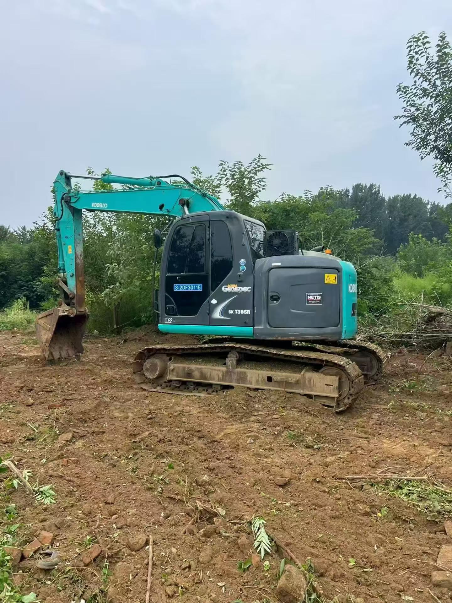 Buy Kobelco SK135 Used Excavator / 2