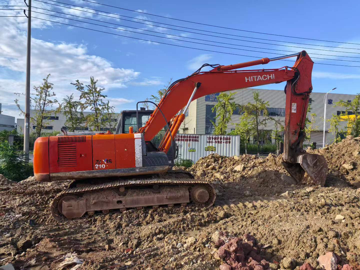 Buy Hitachi EX200-3 Used Excavator / 2