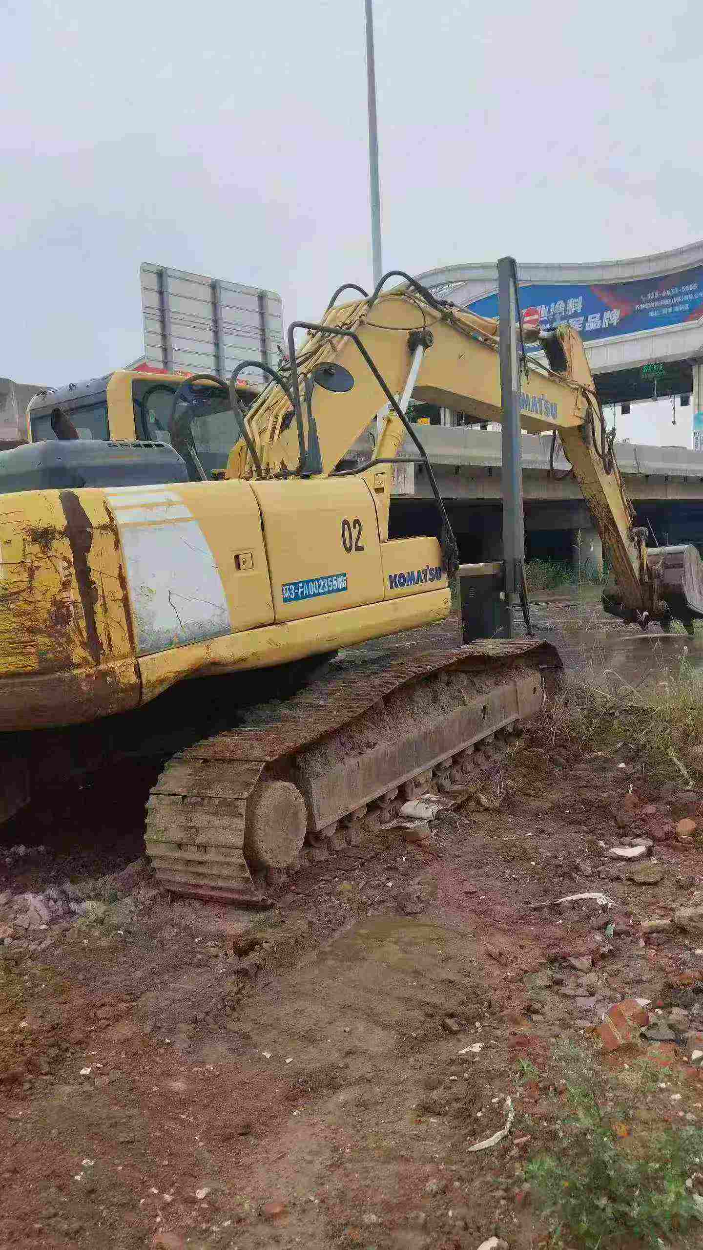 Buy Komatsu PC220 Used Excavator / 4