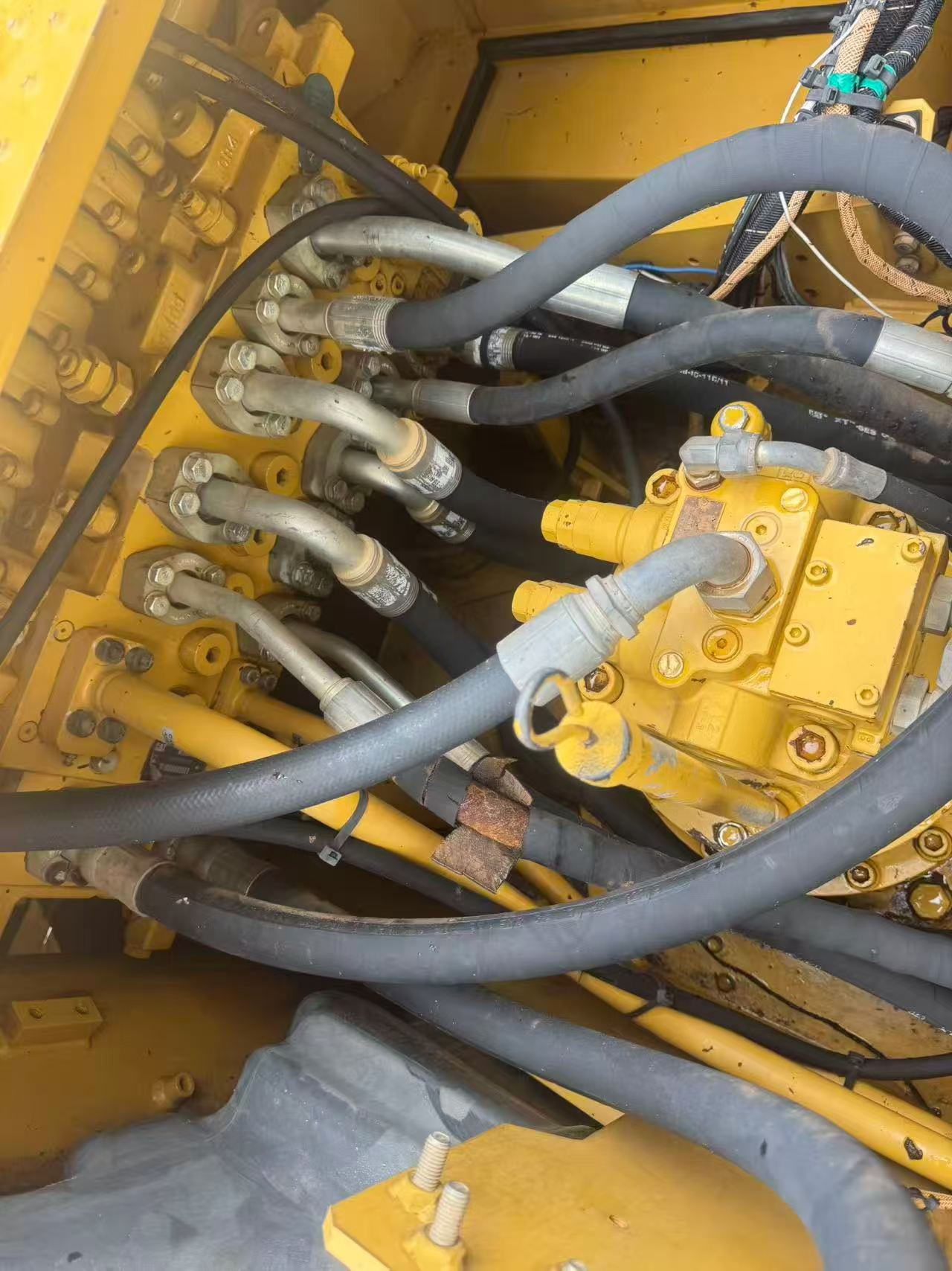 Buy Caterpillar 320GC Used Excavator / 6