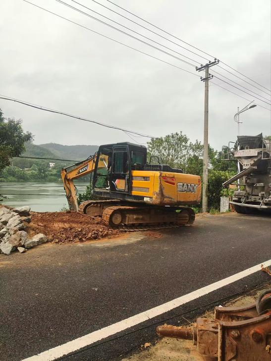 Buy Sany SY135 Used Excavator / 1
