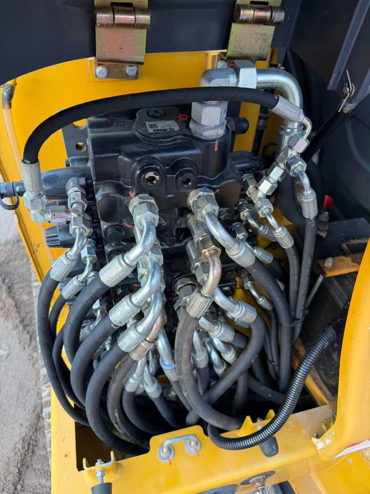Buy XCMG XE60 Used Excavator / 8