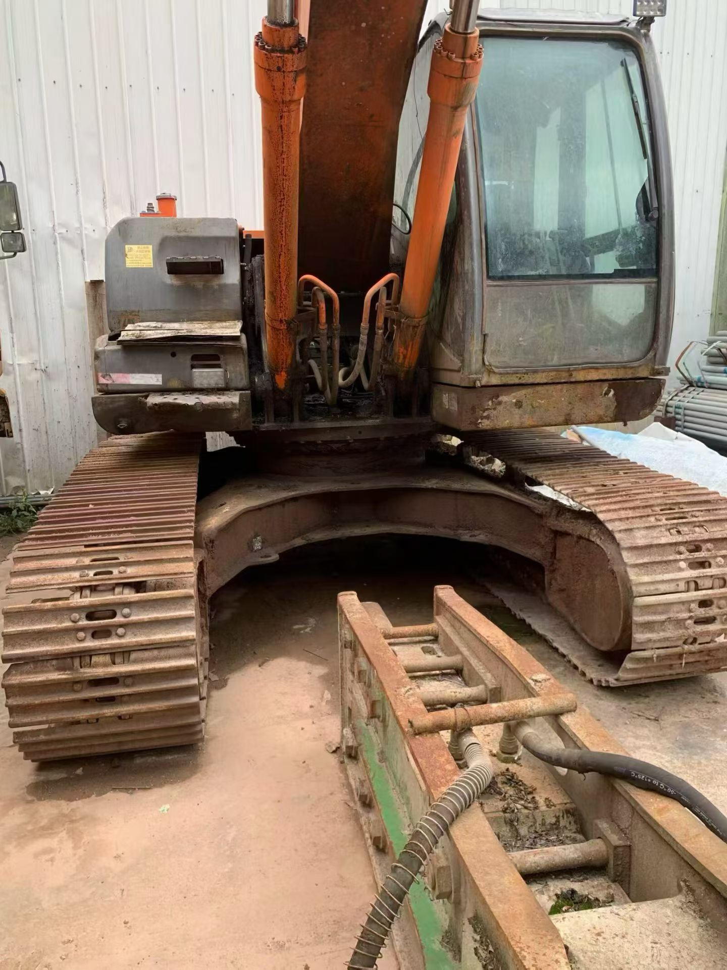 Buy Hitachi EX200-3 Used Excavator / 9