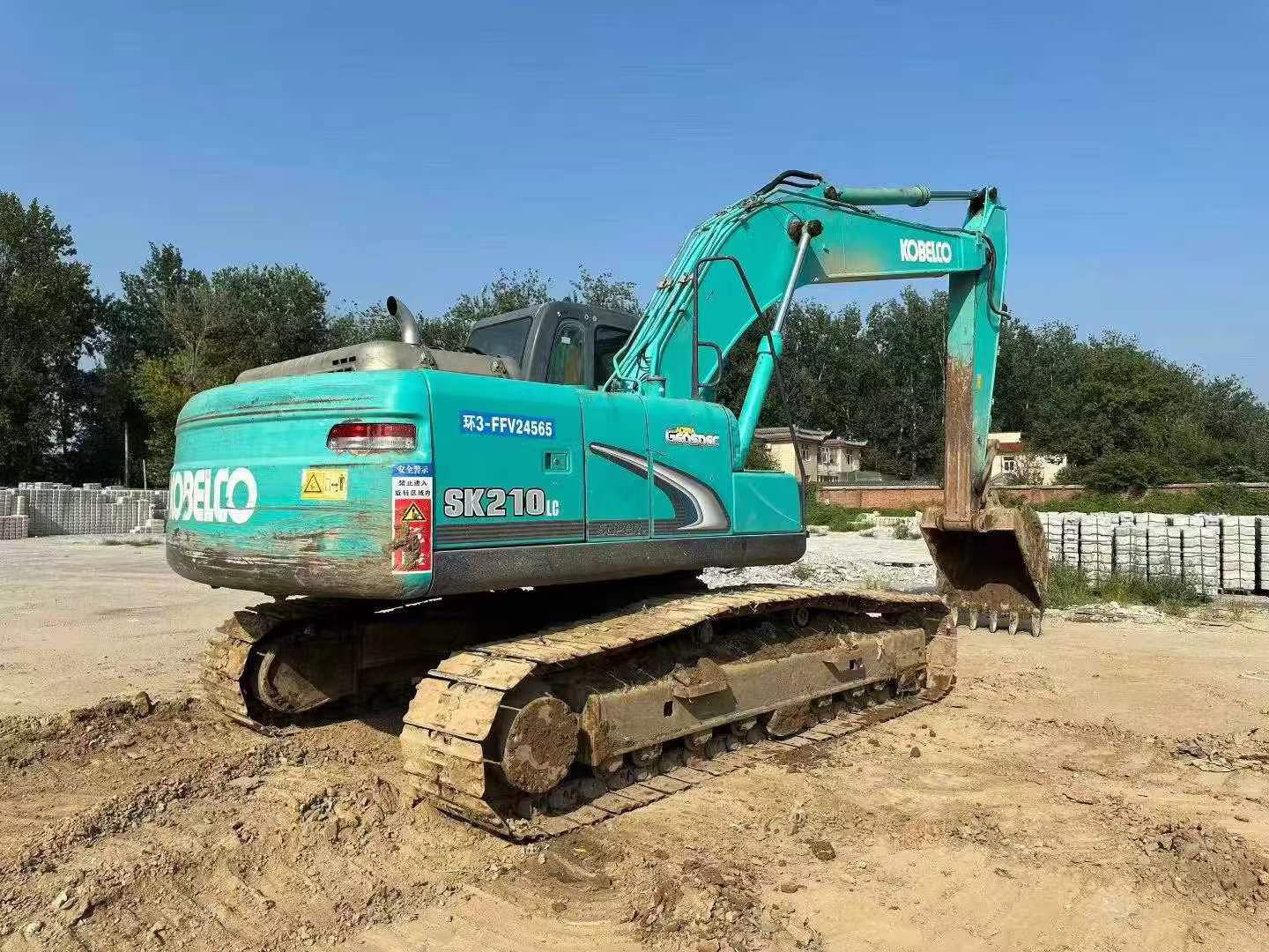 Buy Kobelco SK210 Used Excavator / 3