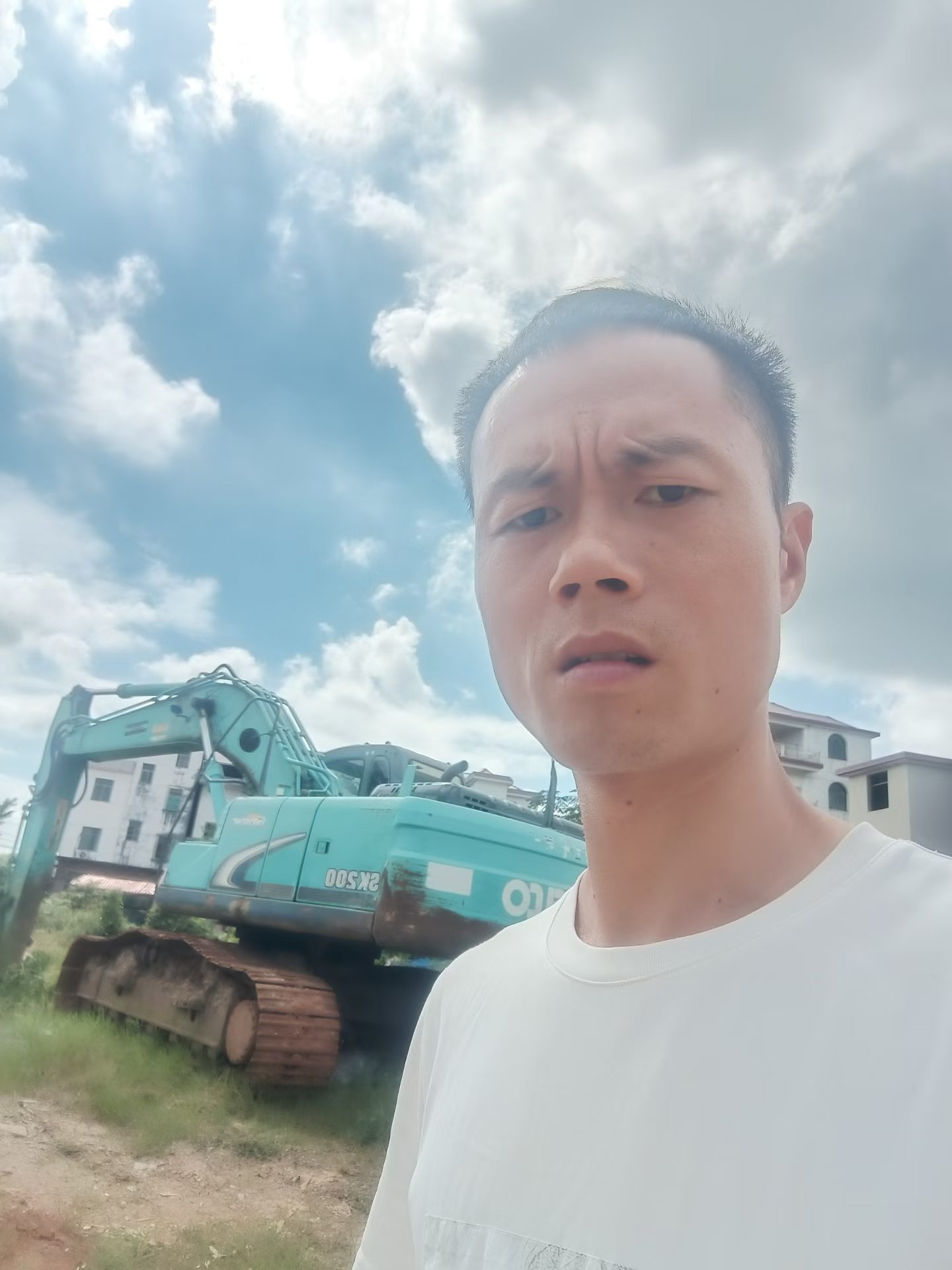 Buy Kobelco SK200-2 Used Excavator / 9