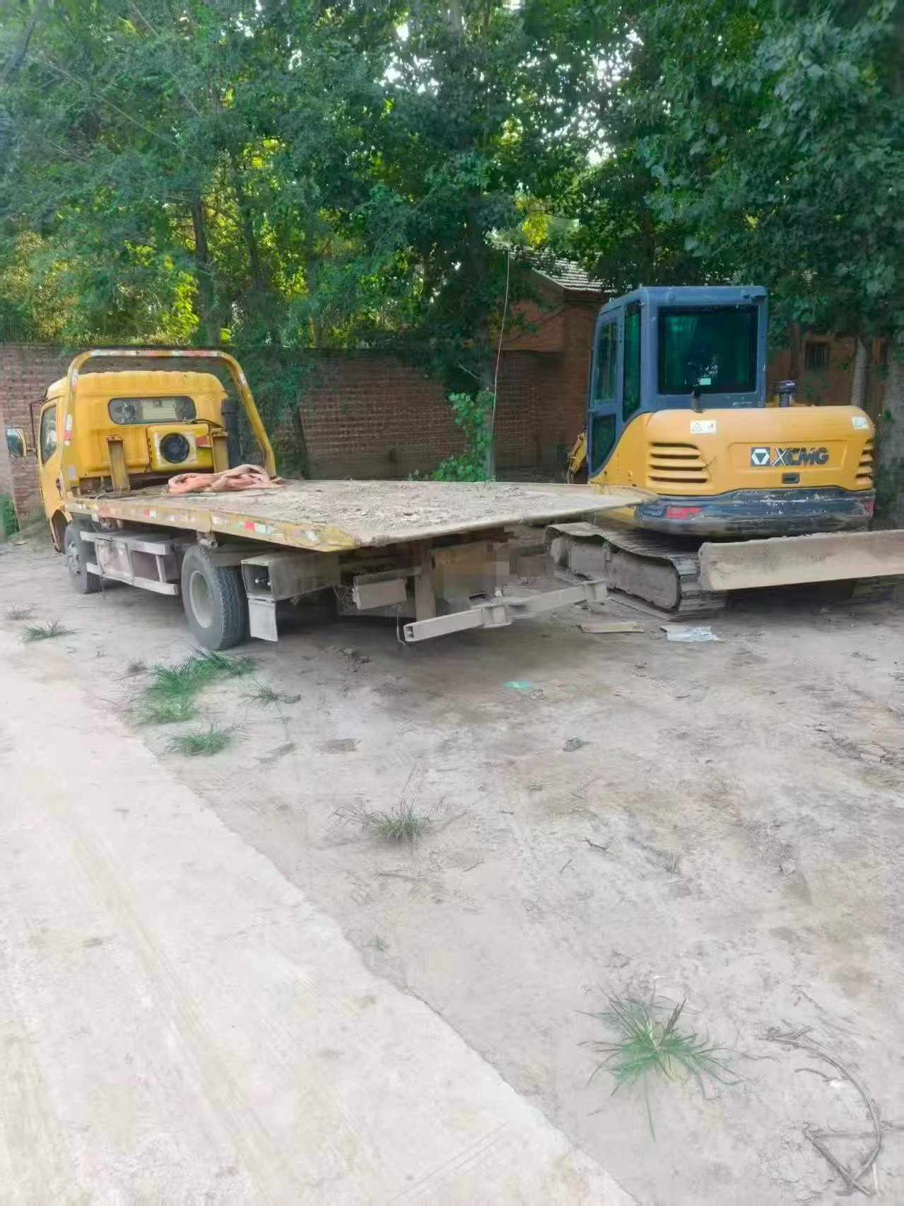Buy XCMG XE65D Used Excavator / 3