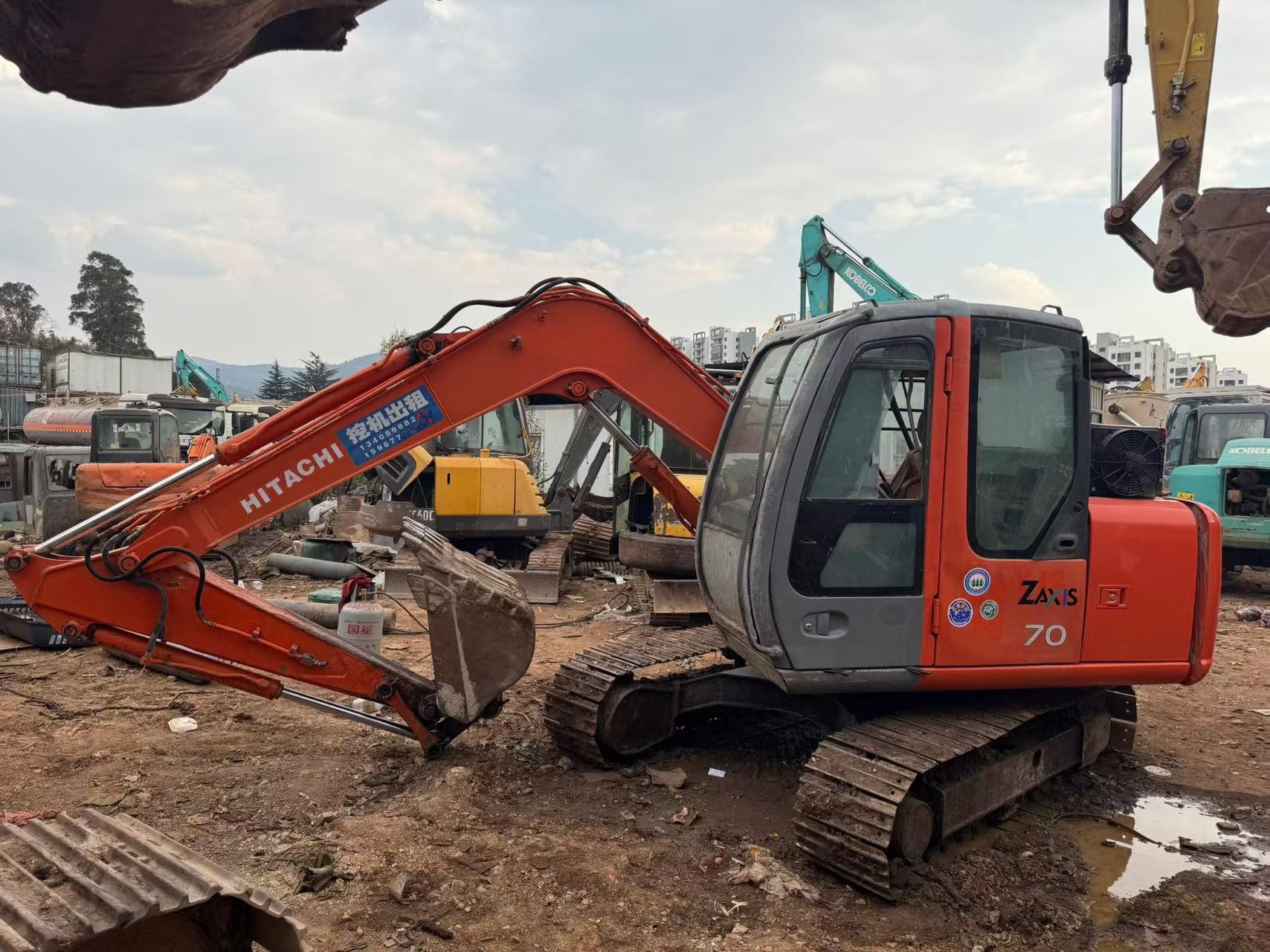 Compre Excavadora Hitachi ZX70-6 Usada / 7