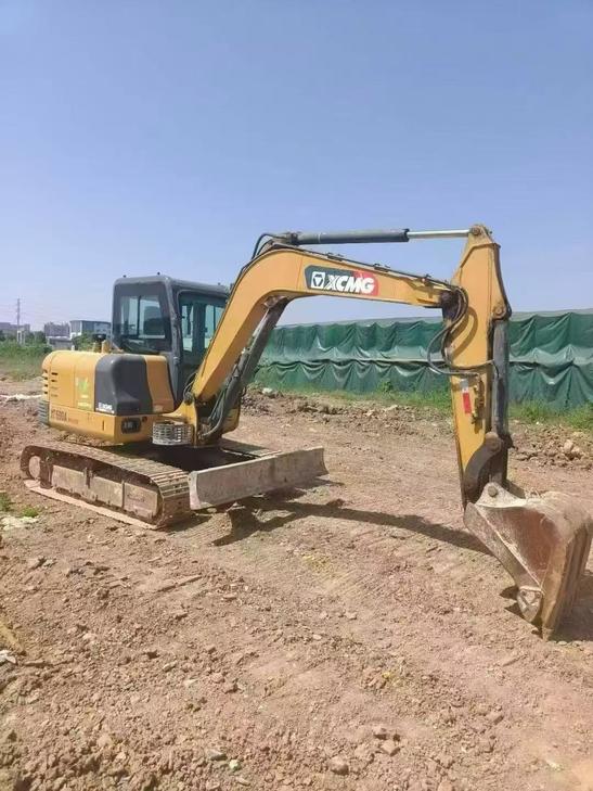 Buy XCMG XE60 Used Excavator / 1