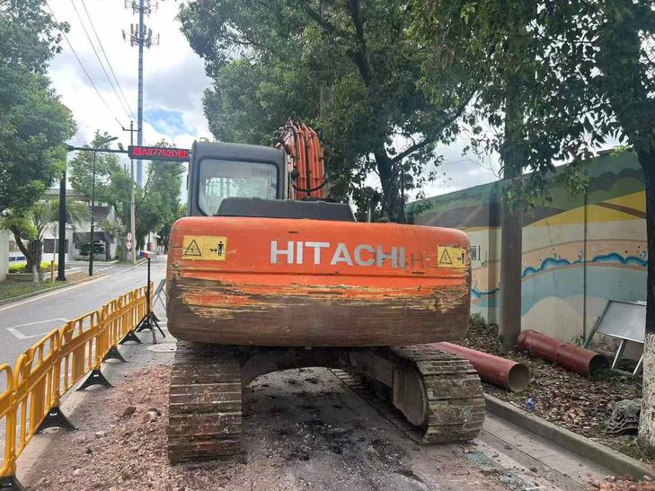 Buy Hitachi EX120-6 Used Excavator / 1