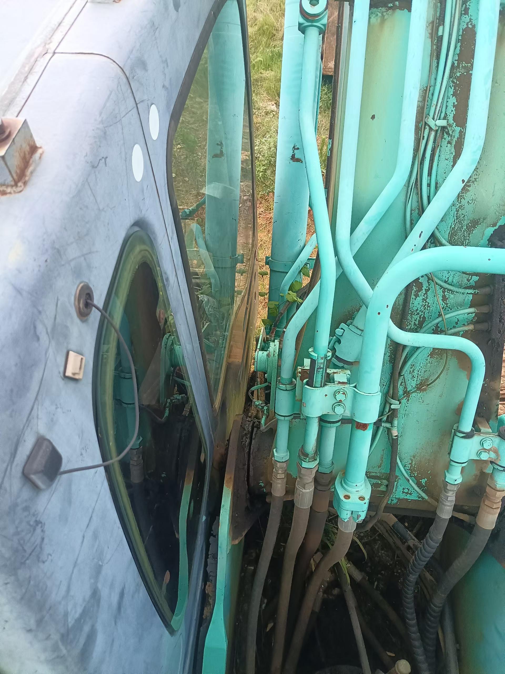 Buy Kobelco SK200-2 Used Excavator / 4