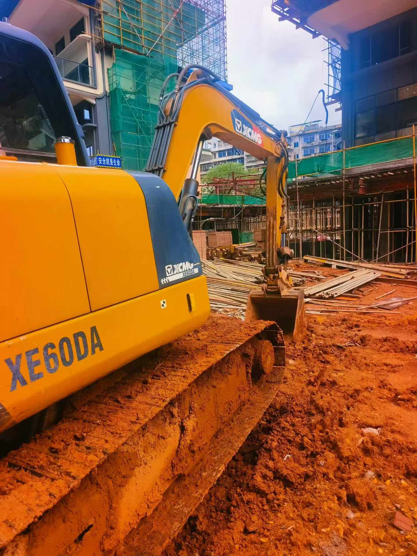 Buy XCMG XE60 Used Excavator / 2