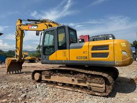 Buy XCMG XE225DK Used Excavator / 3 Buy XCMG XE225DK Used Excavator / 3