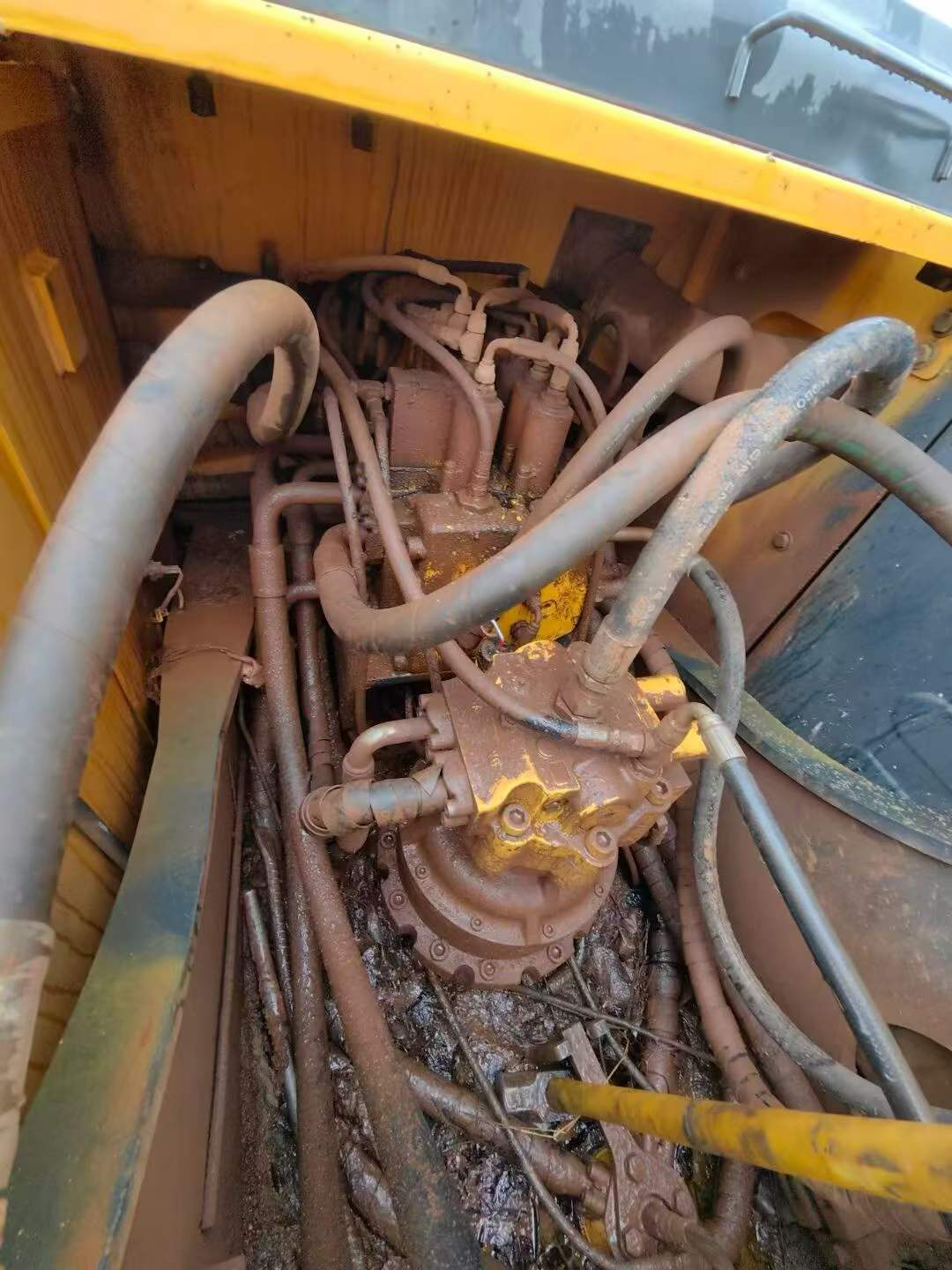 Buy Hyundai R215VS Used Excavator / 6