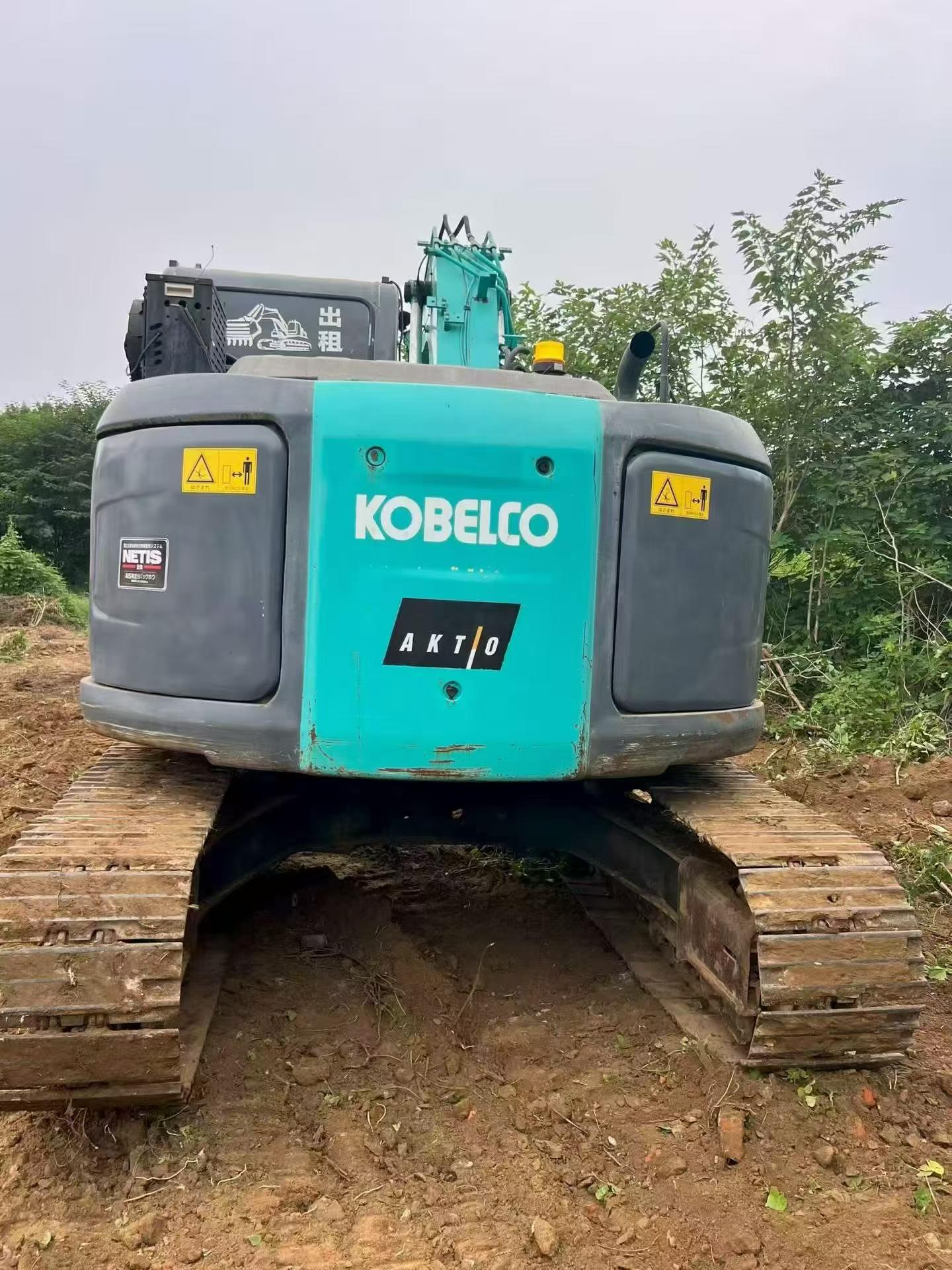 Buy Kobelco SK135 Used Excavator / 4