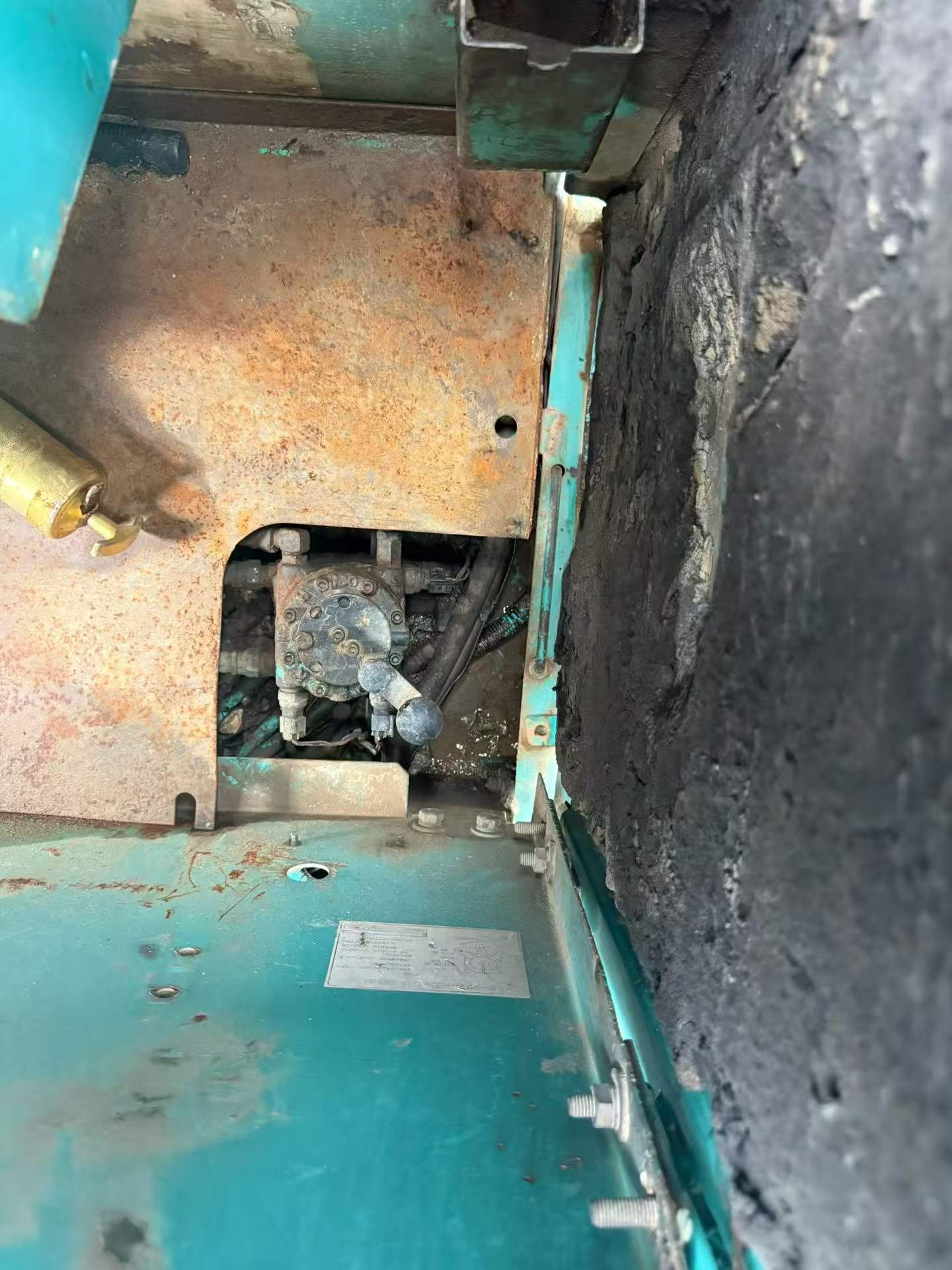 Buy Kobelco SK200 Used Excavator / 2