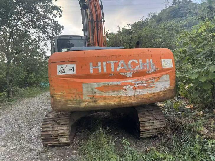 Buy Hitachi EX200-3 Used Excavator / 1