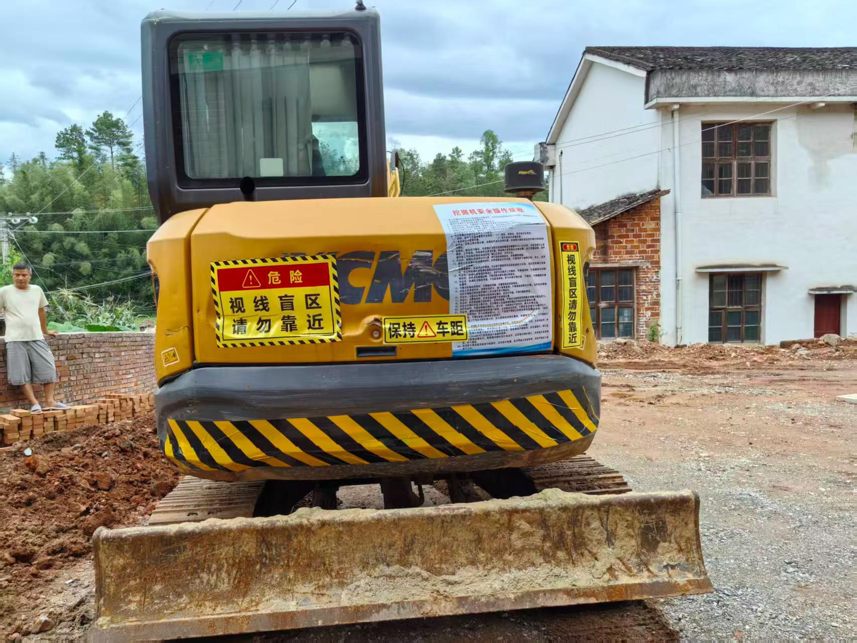 Buy XCMG XE60 Used Excavator / 2