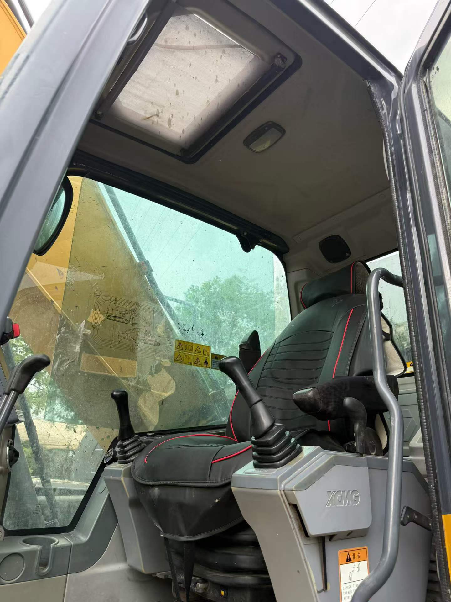 Buy XCMG XE245D Used Excavator / 8