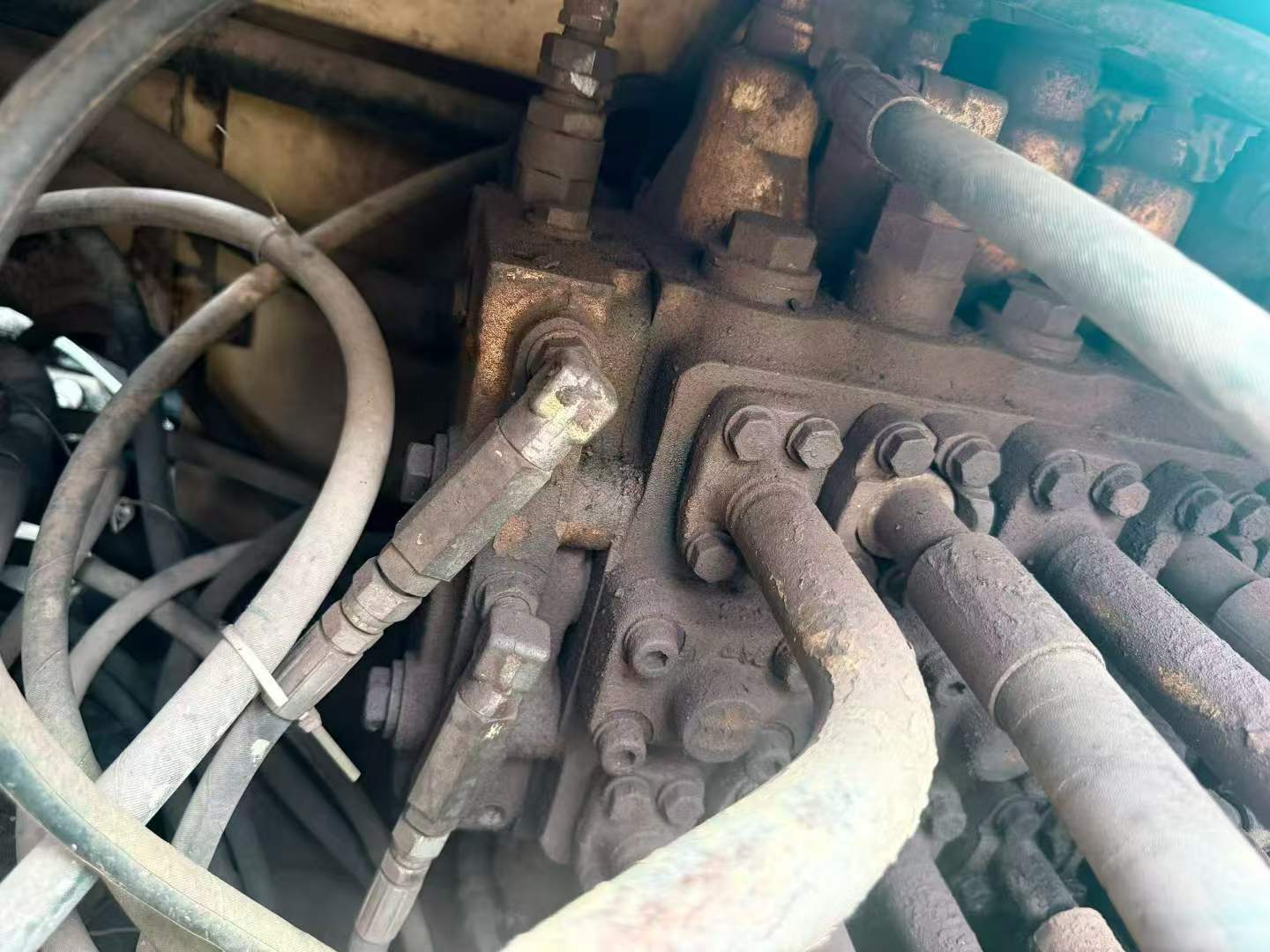 Buy Komatsu PC200-6 Used Excavator / 6