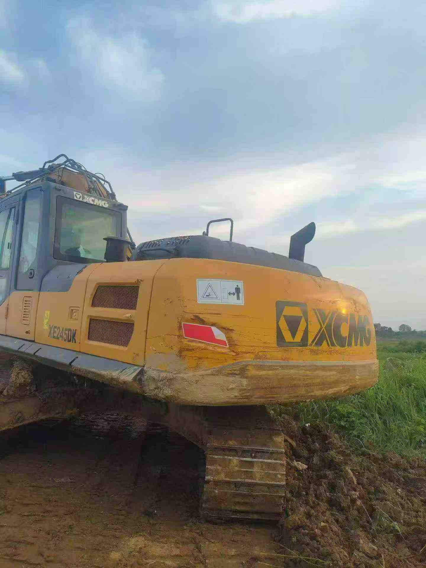 Buy XCMG XE245D Used Excavator / 3