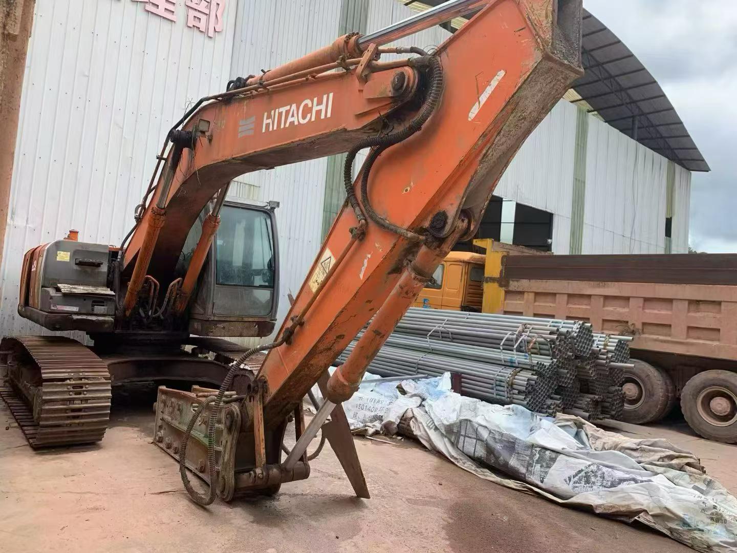 Buy Hitachi EX200-3 Used Excavator / 7