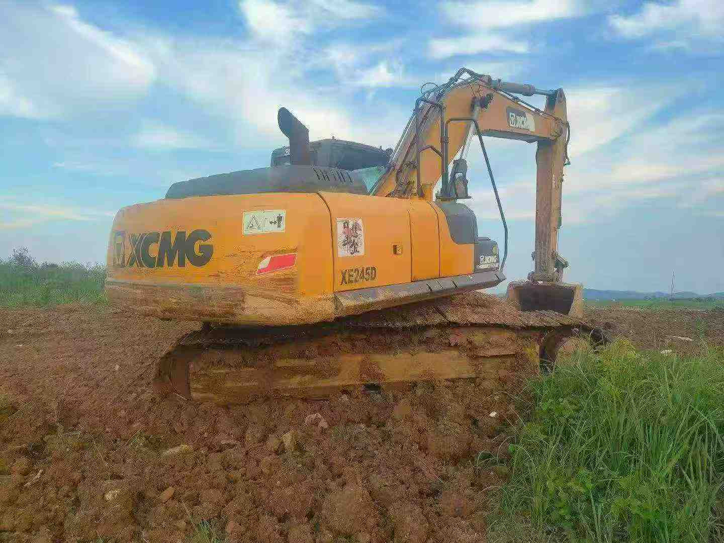 Buy XCMG XE245D Used Excavator / 4