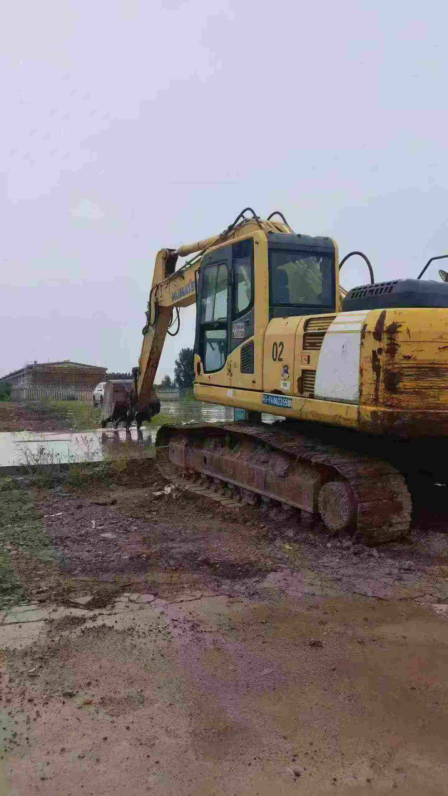 Buy Komatsu PC220 Used Excavator / 2