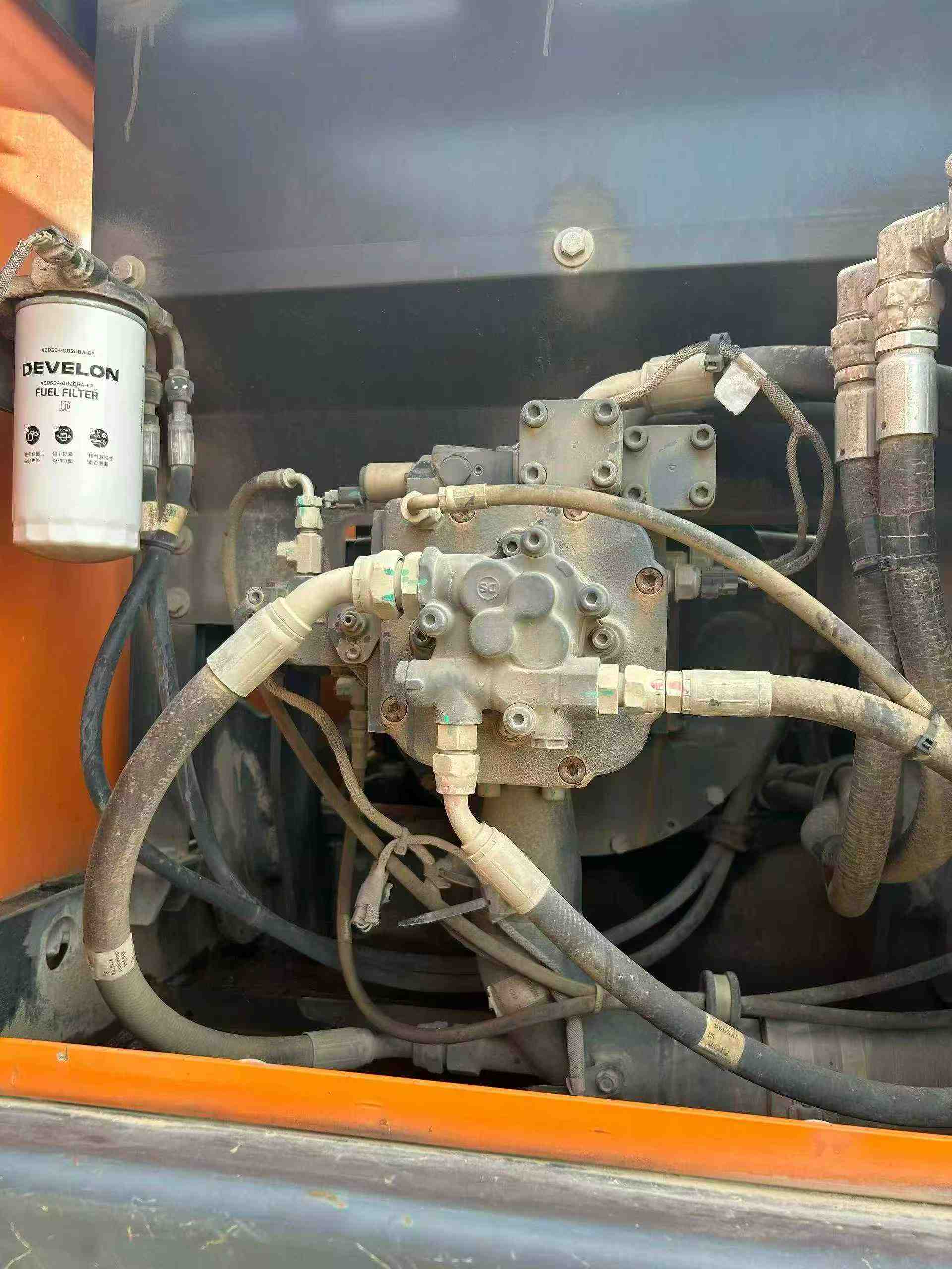 Buy Doosan DH220-3 Used Excavator / 6