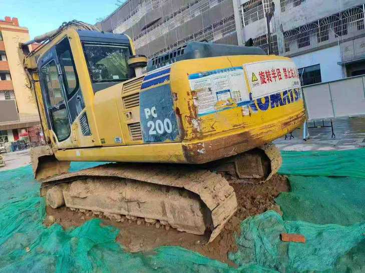 Buy Komatsu PC200 Used Excavator / 1