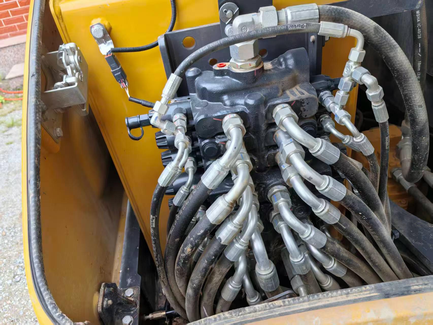 Buy XCMG XE60 Used Excavator / 3