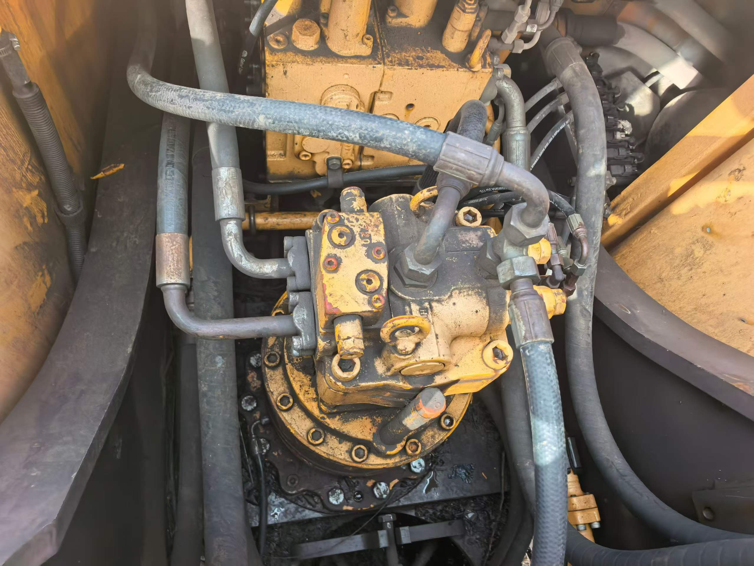 Buy Sany SY215C Used Excavator / 9