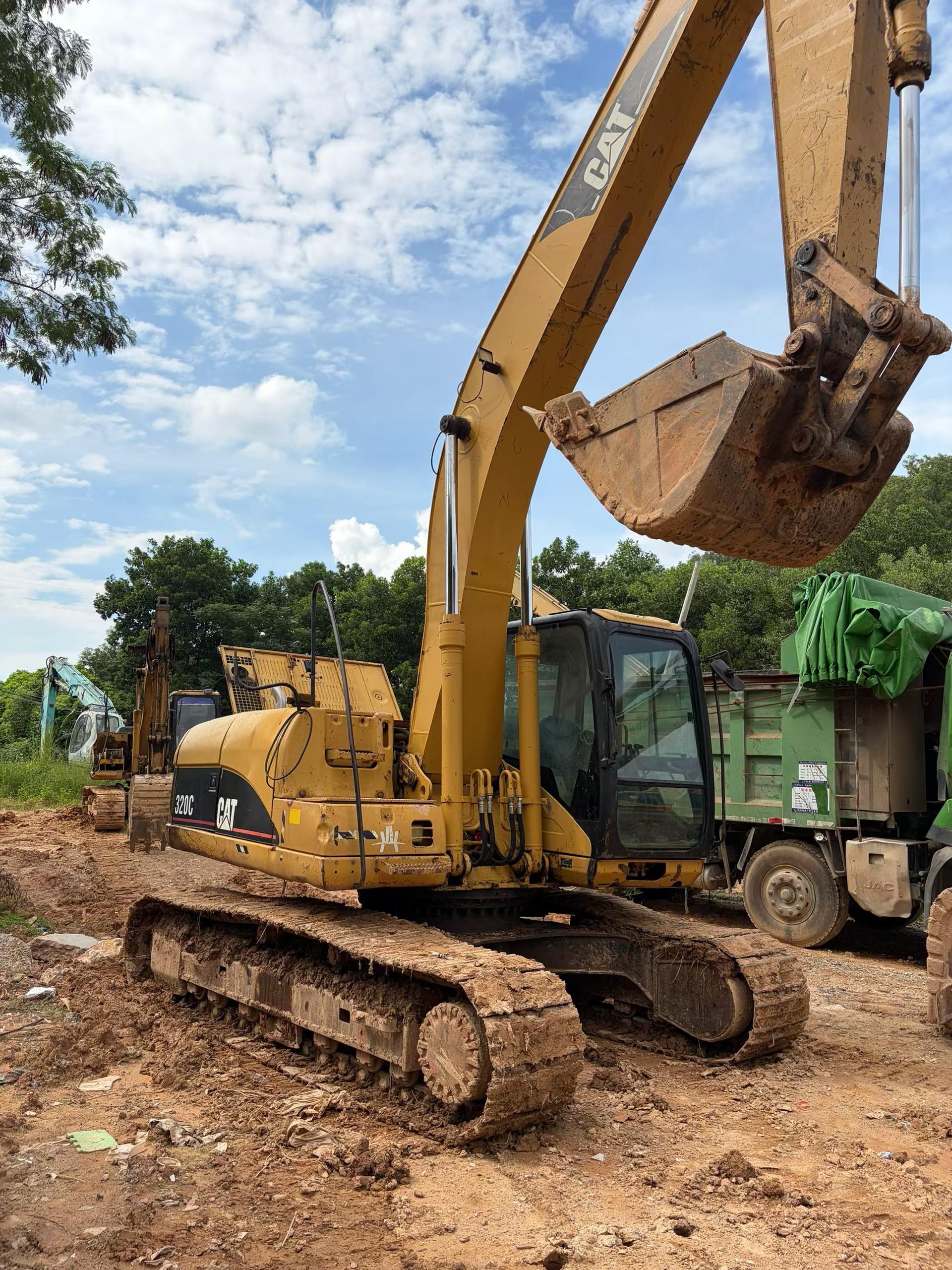 Buy Caterpillar 320C Used Excavator / 3