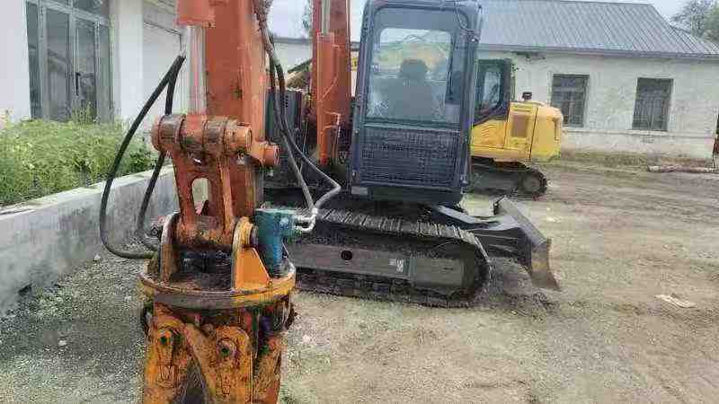 Buy Hitachi ZX70-5A Used Excavator / 3